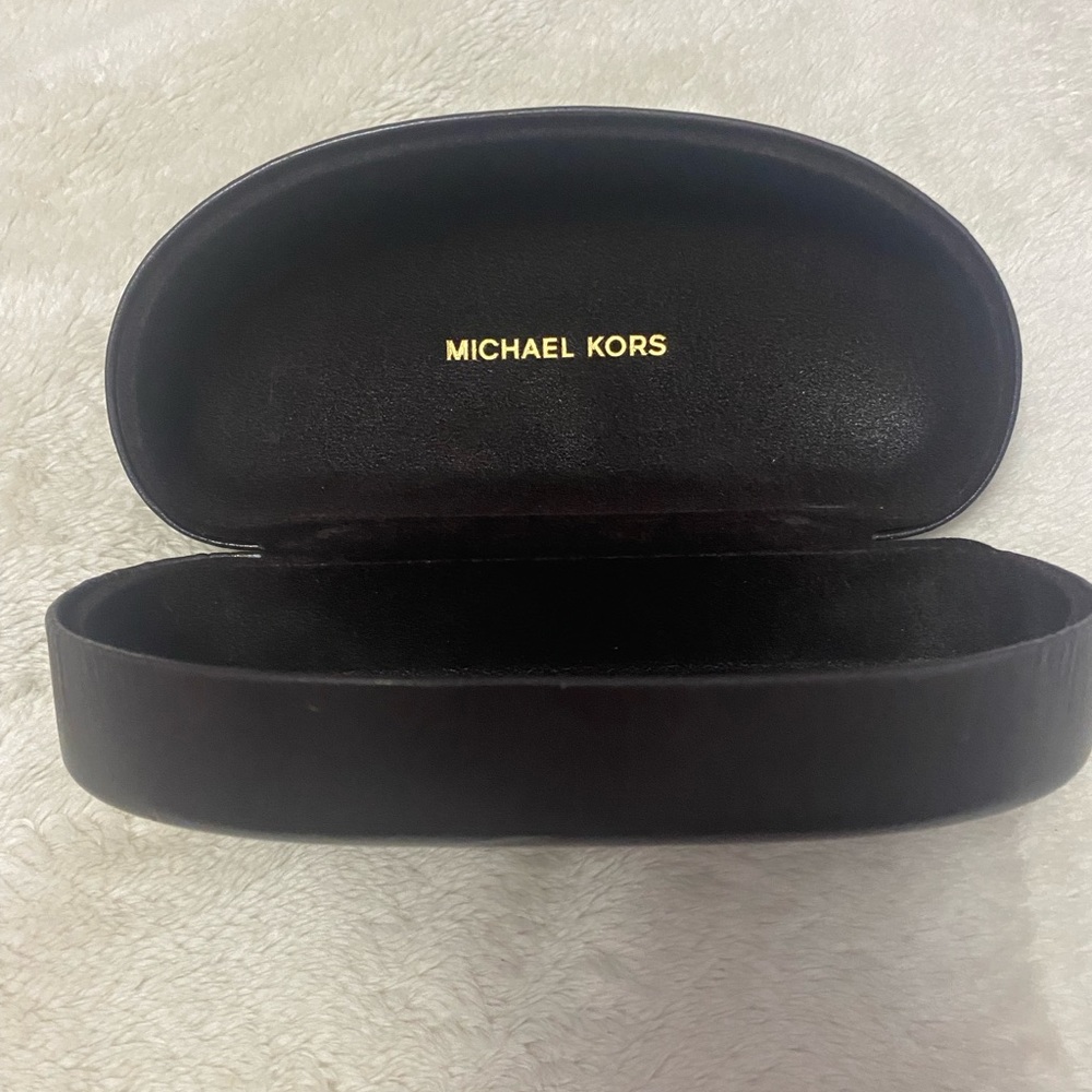 ⭐️Micheal Kors sunglasses hard case